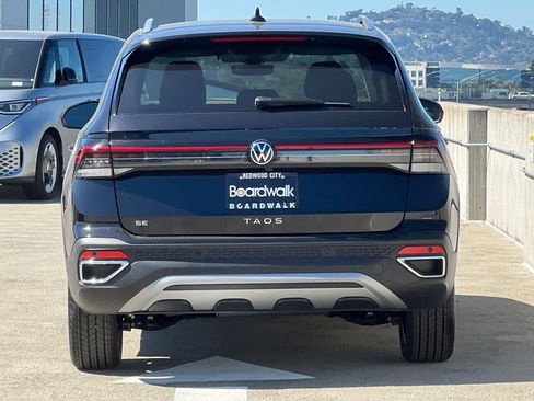 New 2026 Volkswagen Taos SE FWD image 5