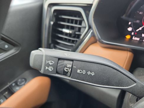 Used 2024 GMC Canyon AT4 image 25