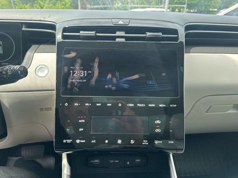 Certified 2022 Hyundai Tucson Limited w/ Cargo Package image 10
