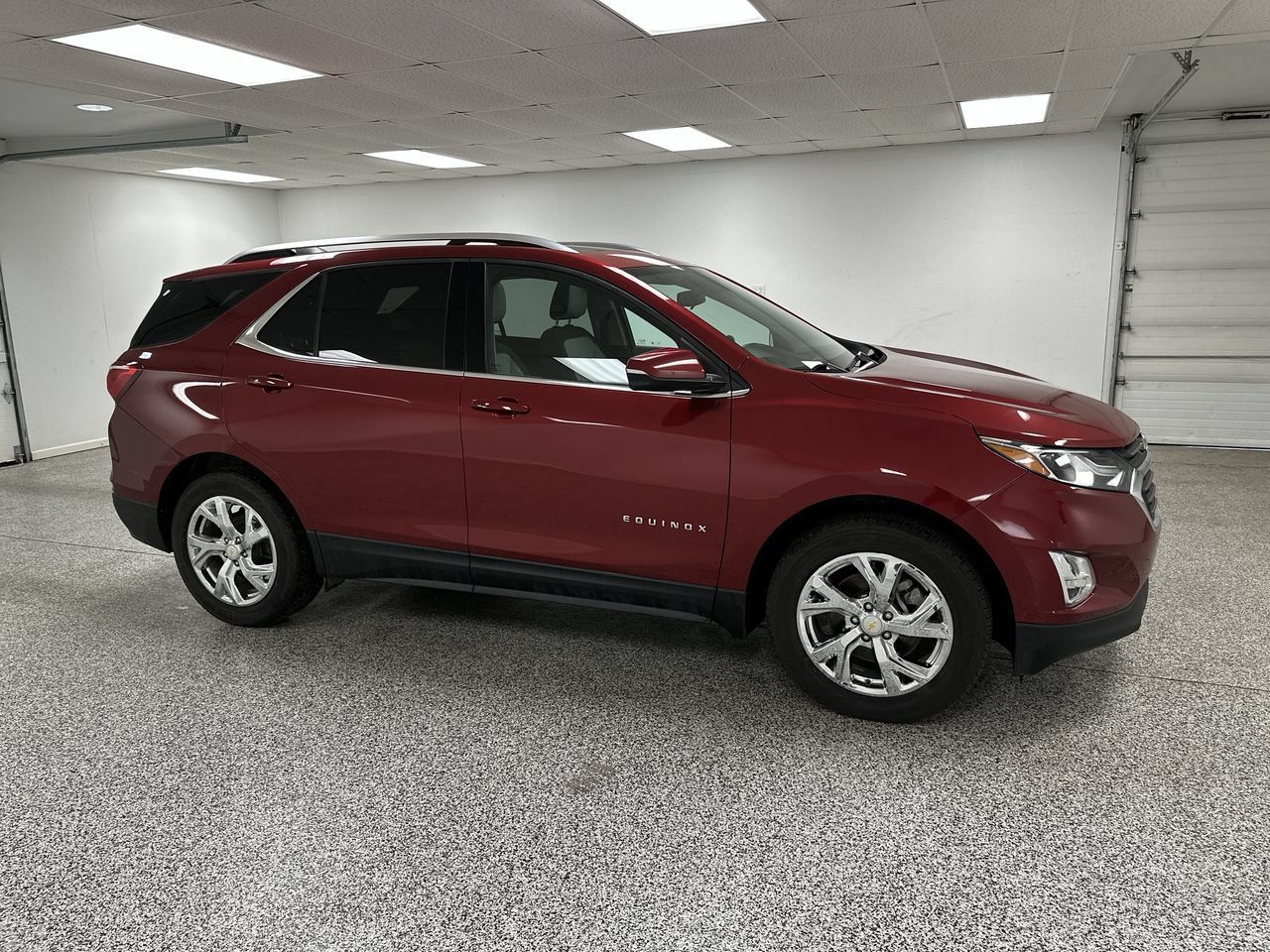 Used 2019 Chevrolet Equinox LT w/ LT True North Edition AWD/4WD image 2