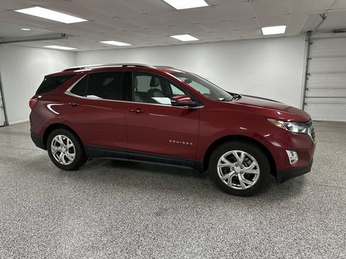 Used 2019 Chevrolet Equinox LT w/ LT True North Edition AWD/4WD image 2