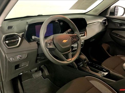 Used 2025 Chevrolet TrailBlazer LT AWD/4WD image 14