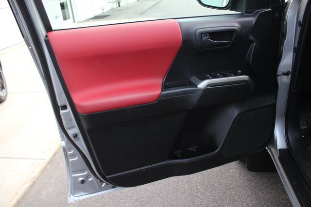Used 2021 Toyota Tacoma SR5 AWD/4WD image 18