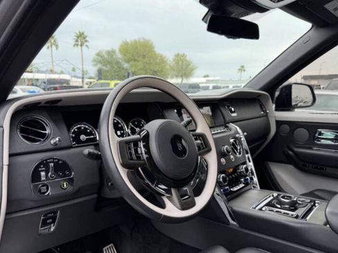 Used 2023 Rolls-Royce Cullinan image 4