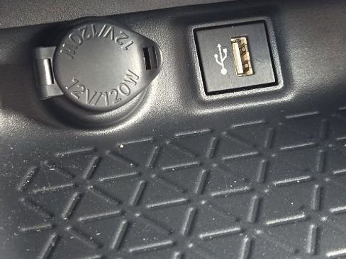 Used 2025 Toyota RAV4 XLE w/ Convenience Package AWD/4WD image 30