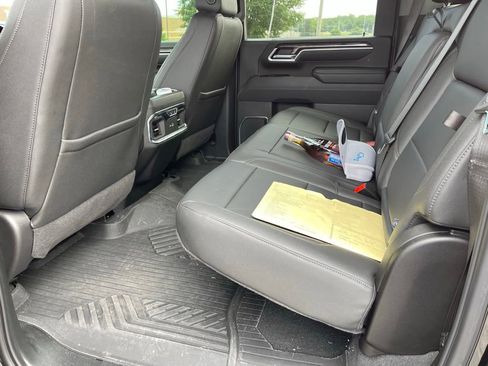 Used 2025 Chevrolet Silverado 2500 LTZ w/ LTZ Convenience Package AWD/4WD image 6