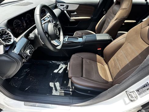 Certified 2025 Mercedes-Benz CLA 250 4MATIC image 10