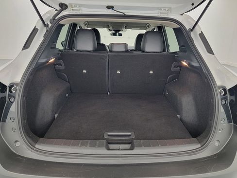 Used 2025 Nissan Kicks SR image 23