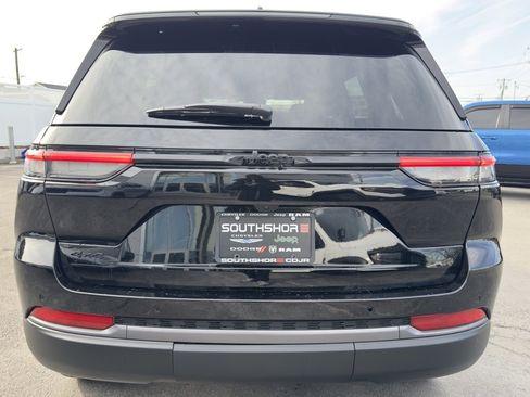 New 2026 Jeep Grand Cherokee Limited w/ Limited Altitude Package image 6