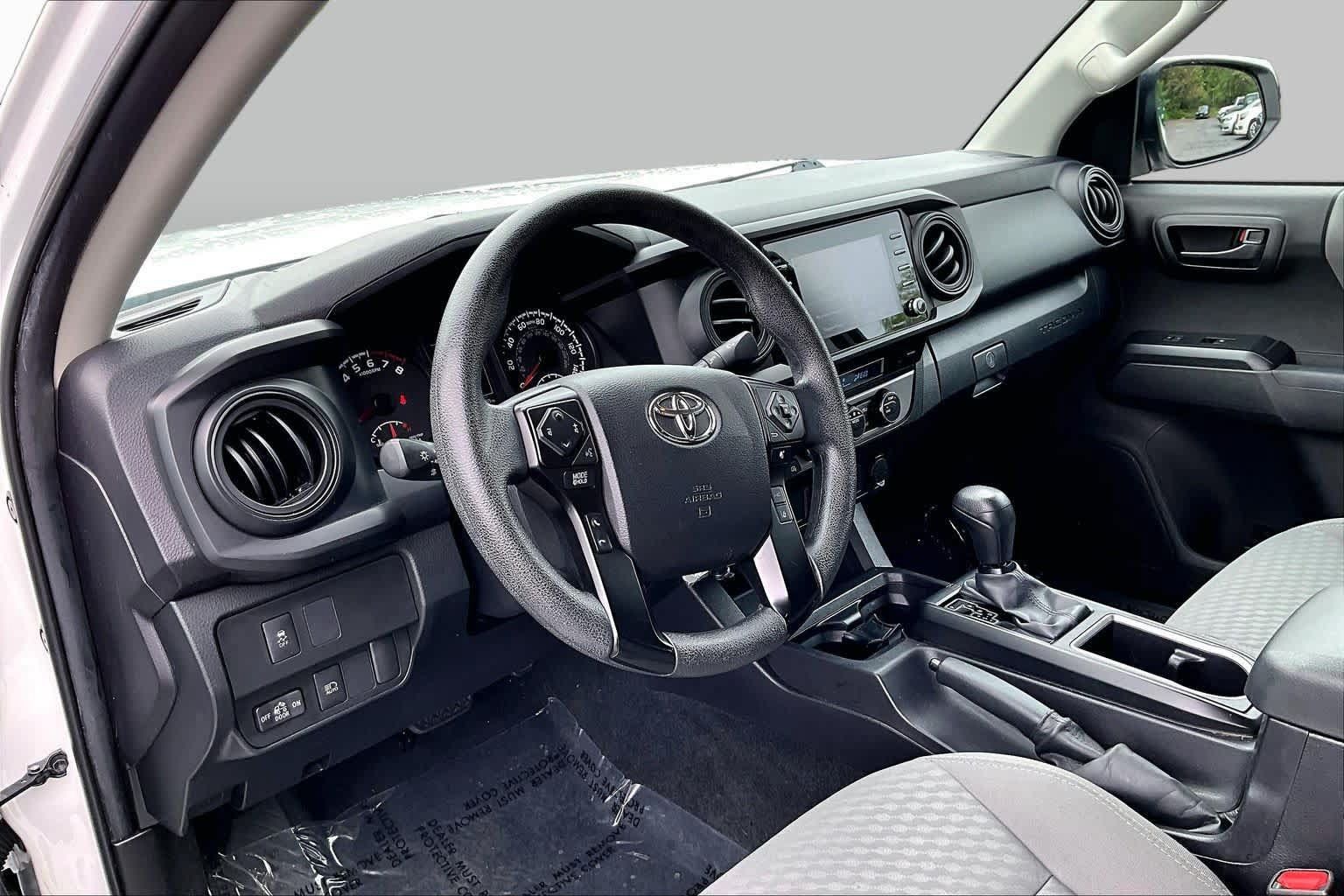 Used 2022 Toyota Tacoma SR AWD/4WD image 17