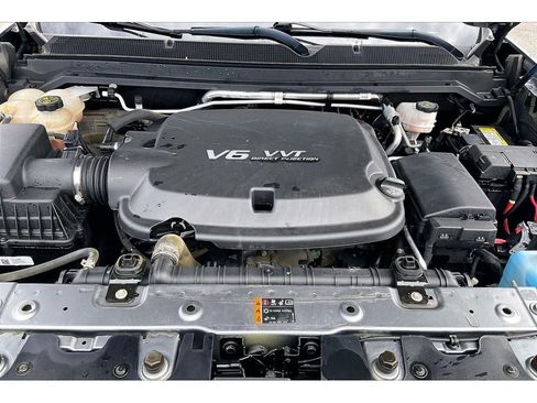 Used 2022 Chevrolet Colorado Z71 AWD/4WD image 12