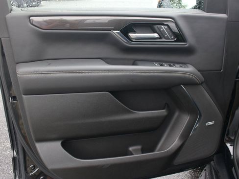 Used 2026 GMC Yukon Elevation AWD/4WD image 16
