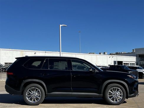 New 2026 Toyota Grand Highlander Platinum image 3