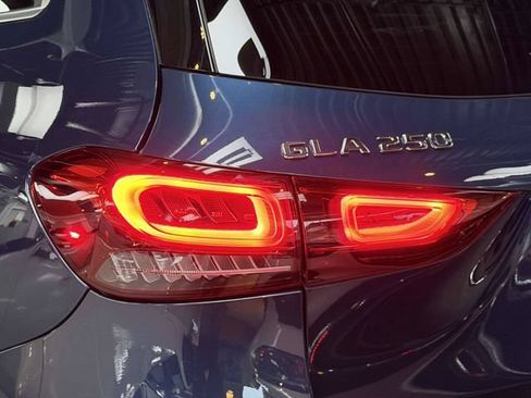 Certified 2023 Mercedes-Benz GLA 250 4MATIC image 17