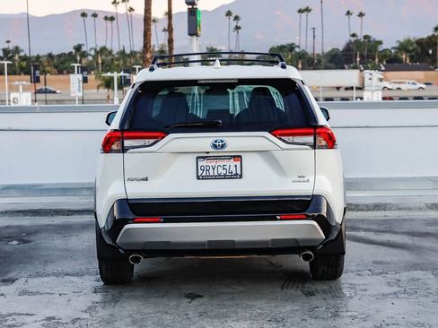 Used 2022 Toyota RAV4 SE image 8