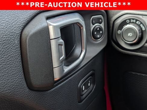 Used 2019 Jeep Wrangler Unlimited Sahara AWD/4WD image 23