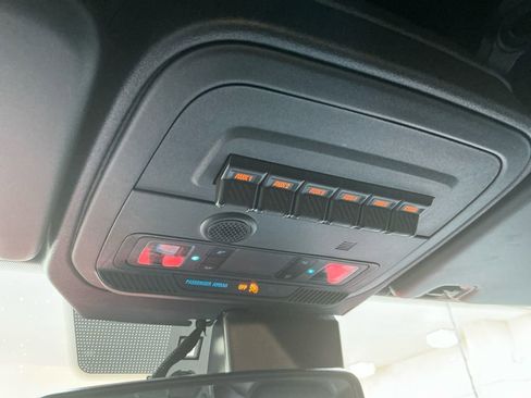 Used 2023 Ford Bronco Badlands w/ Sasquatch Package image 25