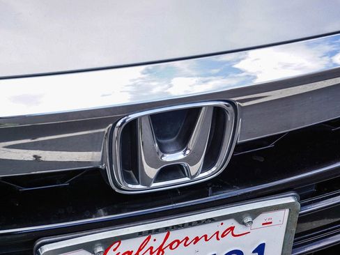 Used 2019 Honda Accord EX image 11