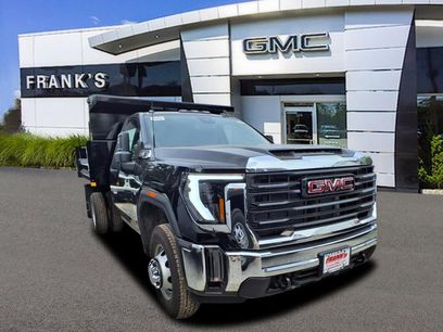 New 2025 GMC Sierra 3500 Pro w/ Convenience Package