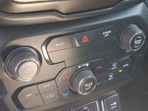 Used 2020 Jeep Renegade Sport AWD/4WD image 16