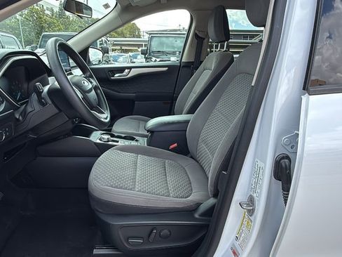 Used 2020 Ford Escape SE image 23