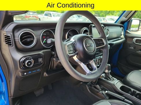 Used 2023 Jeep Wrangler Unlimited Sahara w/ Dual Top Group AWD/4WD image 15