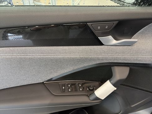 New 2026 Volkswagen Tiguan S image 9