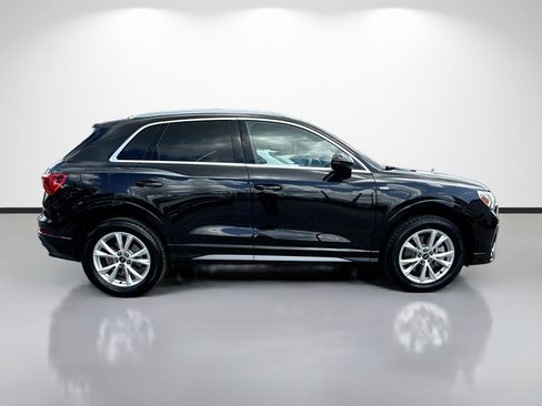 Used 2025 Audi Q3 2.0T Premium AWD/4WD image 2