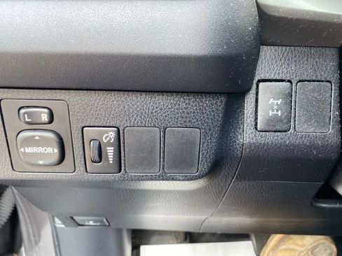 Used 2016 Toyota RAV4 LE AWD/4WD image 10