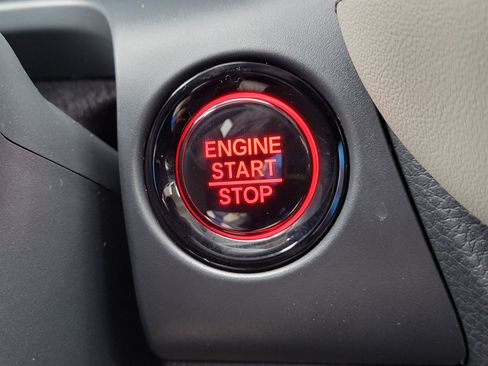 Certified 2025 Honda HR-V EX-L image 28