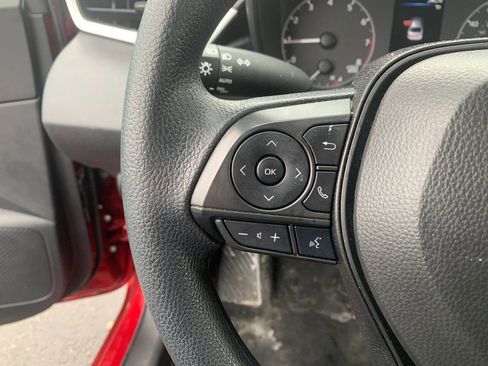 Used 2025 Toyota Corolla LE image 28