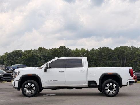 Used 2024 GMC Sierra 2500 Denali w/ Denali Reserve Package AWD/4WD image 13