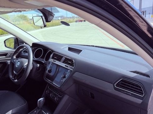 Used 2021 Volkswagen Tiguan SE FWD image 13