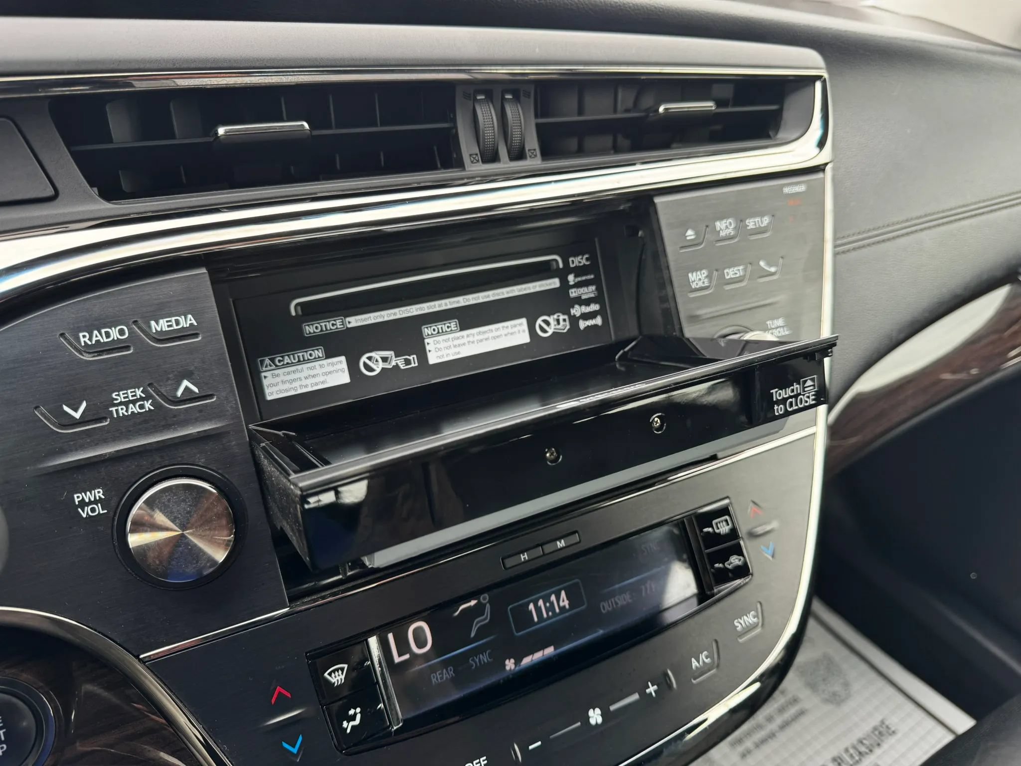 Used 2013 Toyota Avalon Limited w/ Technology Pkg FWD image 29
