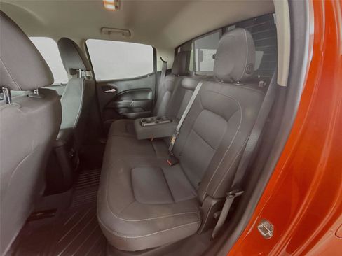Used 2019 Chevrolet Colorado LT w/ LT Convenience Package AWD/4WD image 11