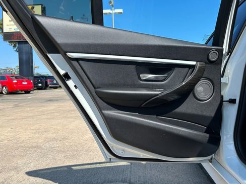 Used 2018 BMW 330i Sedan w/ Premium Package image 23