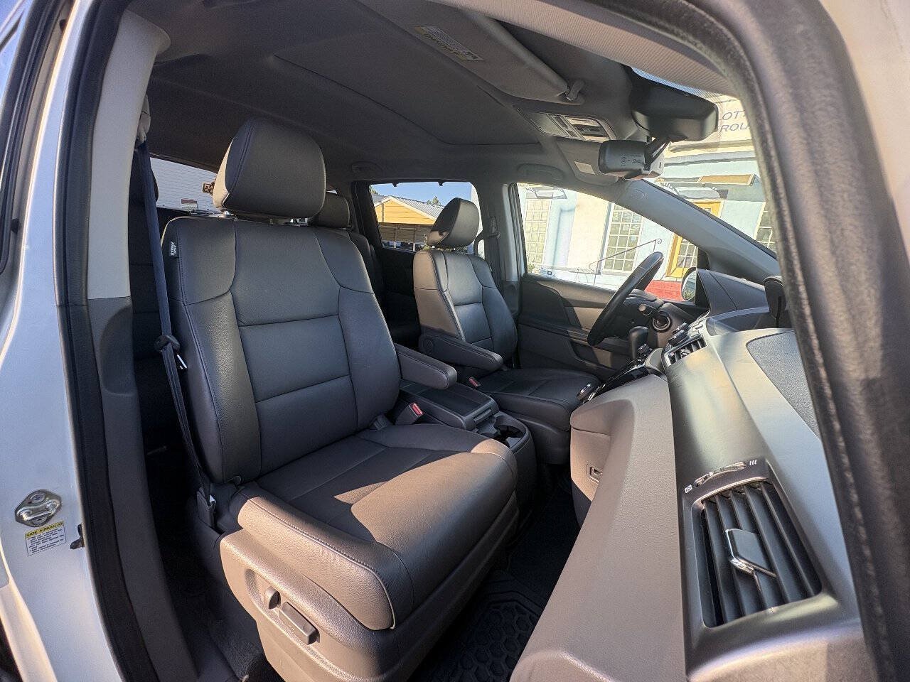 Used 2017 Honda Odyssey EX-L image 24