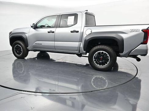 Used 2024 Toyota Tacoma TRD Off-Road AWD/4WD image 5
