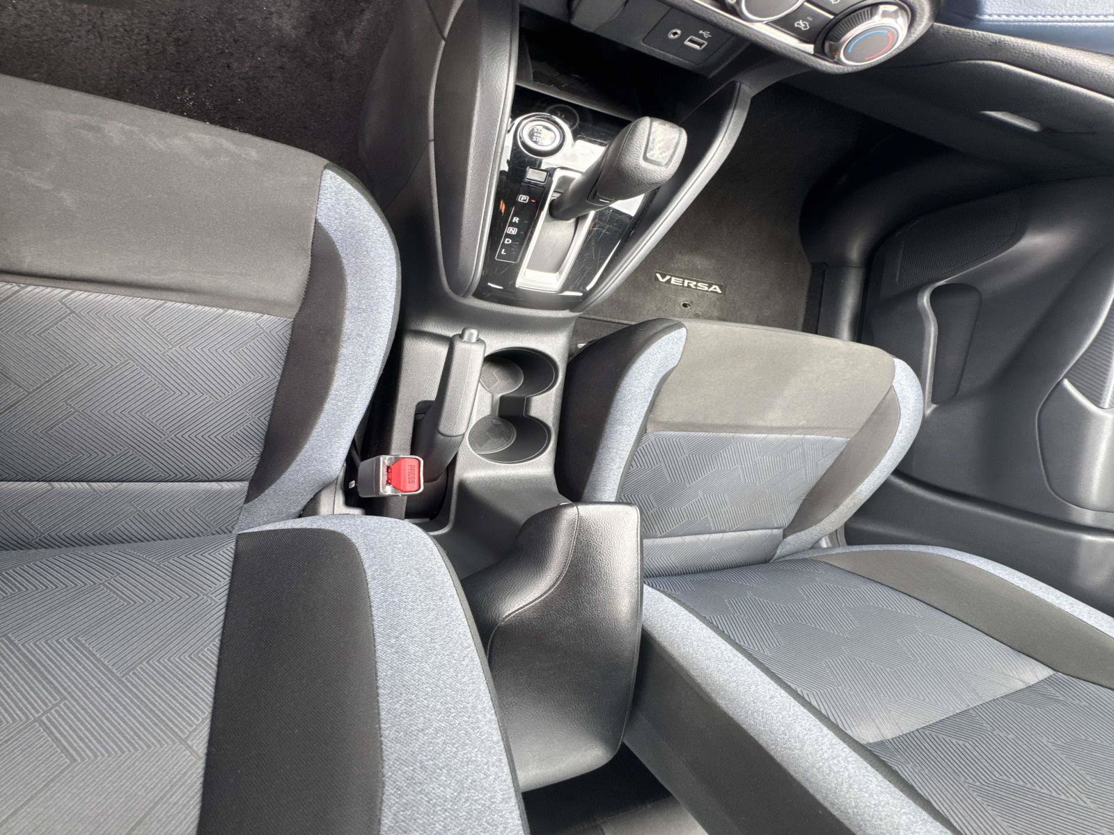 Used 2025 Nissan Versa SV FWD image 24