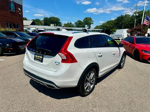 Used 2018 Volvo V60 T5 Cross Country w/ Convenience Package AWD/4WD image 8