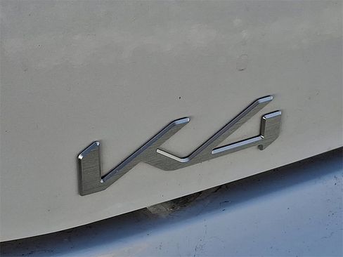 Used 2025 Kia K4 LX image 30