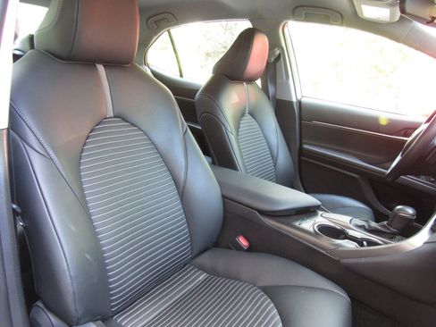 Used 2024 Toyota Camry SE FWD image 19