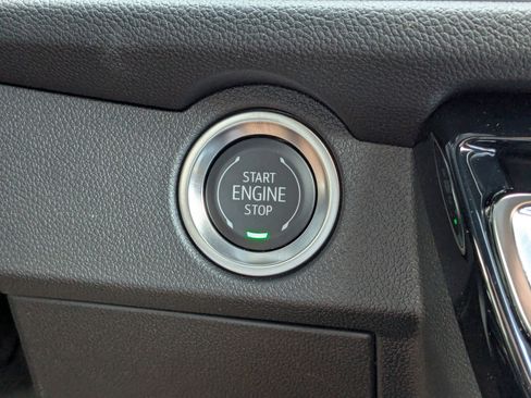 New 2025 Chevrolet Traverse LT w/ Enhanced Driving Package image 17