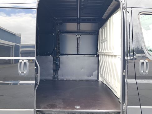 Used 2021 RAM ProMaster 2500 w/ Premium Appearance Group FWD image 27
