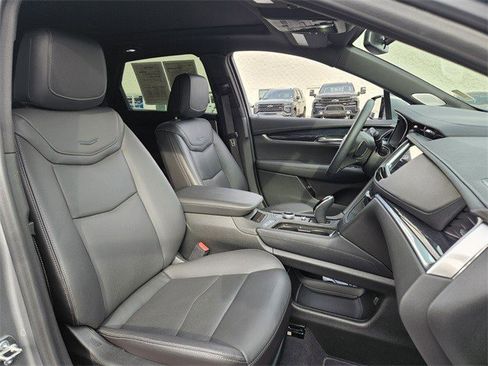 Certified 2025 Cadillac XT5 Premium Luxury image 16