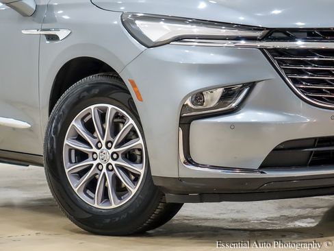 Used 2024 Buick Enclave Premium image 3