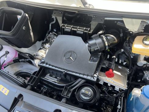 Used 2025 Mercedes-Benz Sprinter 2500 image 28