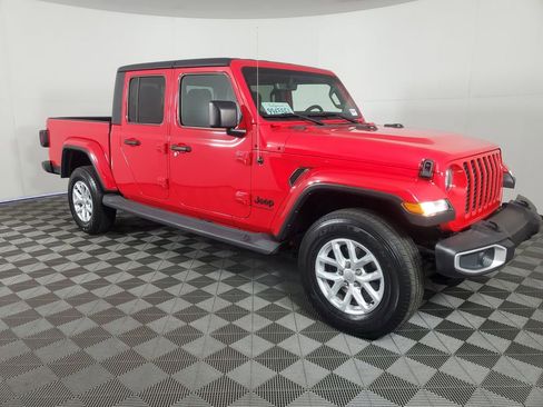 Used 2023 Jeep Gladiator Sport AWD/4WD image 2