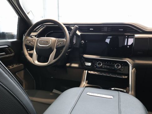 New 2026 GMC Sierra 3500 Denali w/ Denali Reserve Package image 32