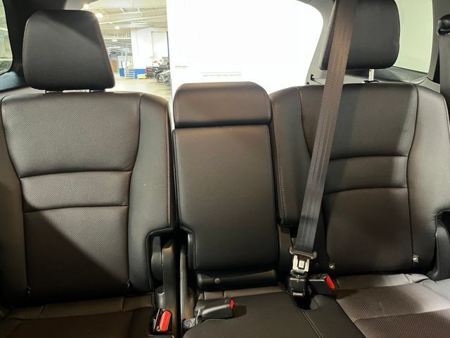 Used 2025 Honda Passport Black Edition image 13